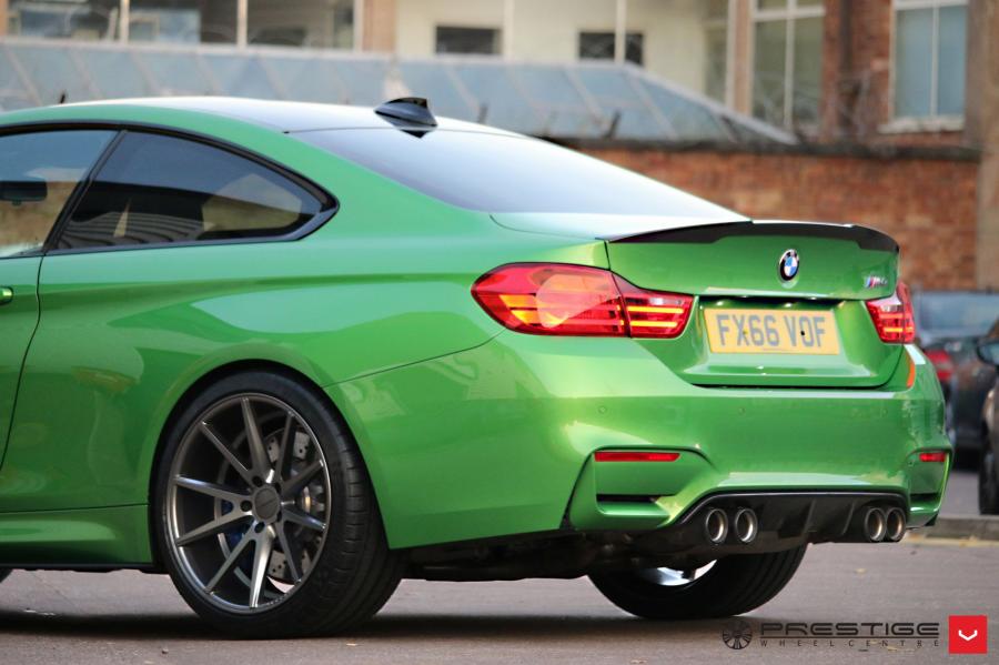 Детали экстерьера BMW M4 Coupe on Vossen Wheels (VFS1) 2016 года  (фото 17 из 22)